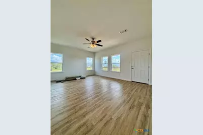 638 Swallow, Palacios, TX 77465 - Photo 10