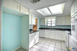 176 Maple Trail, Belton, TX 76513 - Photo 10