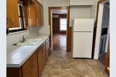 816 S Austin Street, Seguin, TX 78155 - Photo 8