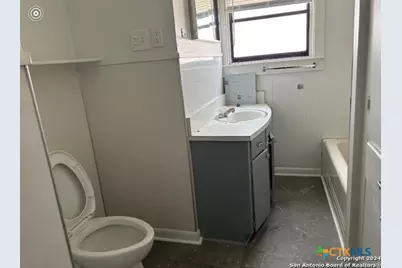 816 S Austin Street, Seguin, TX 78155 - Photo 12