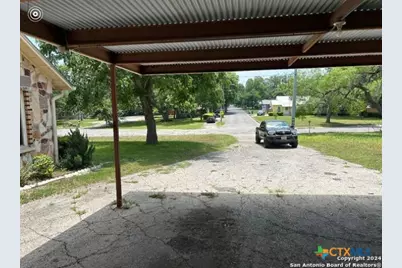 816 S Austin Street, Seguin, TX 78155 - Photo 14