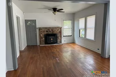 816 S Austin Street, Seguin, TX 78155 - Photo 2