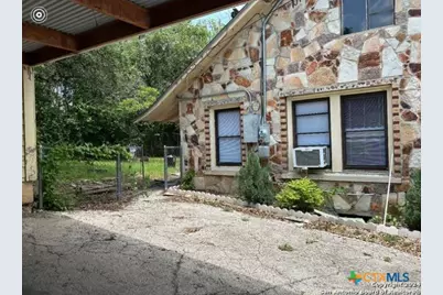 816 S Austin Street, Seguin, TX 78155 - Photo 10