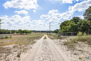 2135/2025 Mule Creek Rd, Harwood, TX 78632 - Photo 2