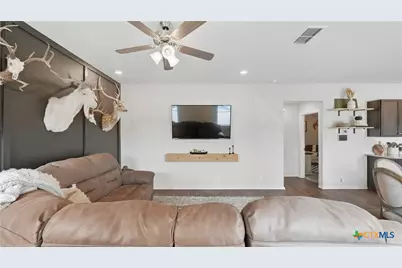 150 Legendary Trail Loop, Floresville, TX 78114 - Photo 12