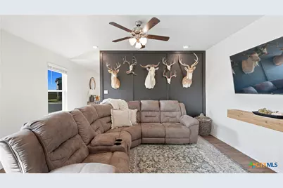 150 Legendary Trail Loop, Floresville, TX 78114 - Photo 14