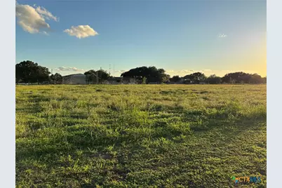 302 W Fannin Street, Refugio, TX 78377 - Photo 1