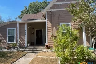606 Schwab St, Yoakum, TX 77995 - Photo 1