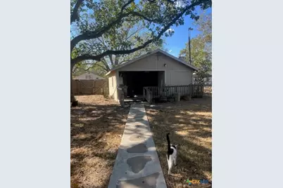 606 Schwab Street, Yoakum, TX 77995 - Photo 12