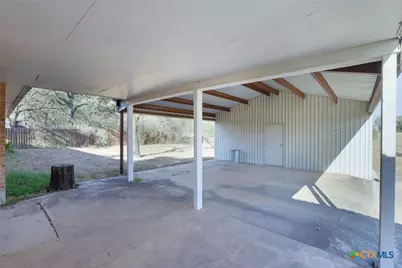 25 County Road 427, Stockdale, TX 78160 - Photo 8