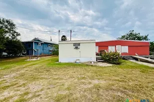 848 Margie Tewmey Rd, Port Lavaca, TX 77979 - Photo 2