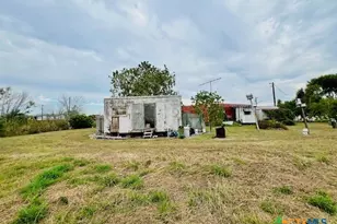 848 Margie Tewmey Rd, Port Lavaca, TX 77979 - Photo 12