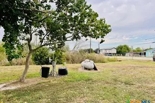 848 Margie Tewmey Rd, Port Lavaca, TX 77979 - Photo 22