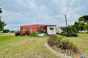 848 Margie Tewmey Rd, Port Lavaca, TX 77979 - Photo 10