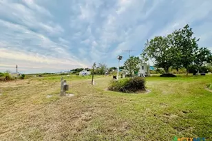 848 Margie Tewmey Rd, Port Lavaca, TX 77979 - Photo 8