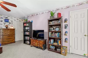 949 Burges St, Seguin, TX 78155 - Photo 10