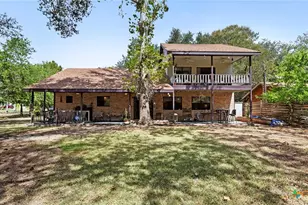 949 Burges St, Seguin, TX 78155 - Photo 4