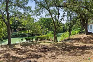 949 Burges St, Seguin, TX 78155 - Photo 2