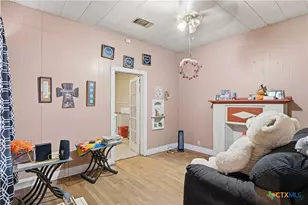 613&615 E Ct St, Seguin, TX 78155 - Photo 16