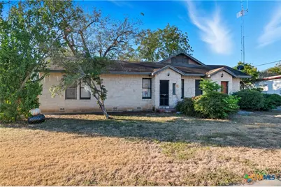 613&615 E Court Street, Seguin, TX 78155 - Photo 1
