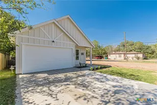 624 Stratton Ave, Seguin, TX 78155 - Photo 1