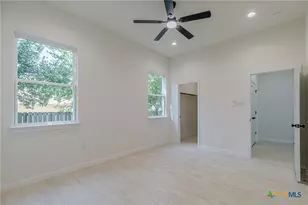 624 Stratton Ave, Seguin, TX 78155 - Photo 18