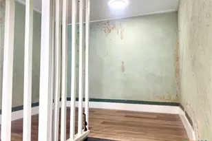 123 W May St, Yoakum, TX 77995 - Photo 4