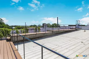 123 W May St, Yoakum, TX 77995 - Photo 20