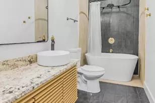 123 W May St, Yoakum, TX 77995 - Photo 14