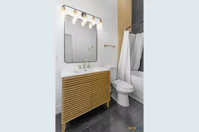 123 W May Street #2, Yoakum, TX 77995 - Photo 18