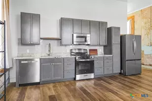 123 W May St, Yoakum, TX 77995 - Photo 20