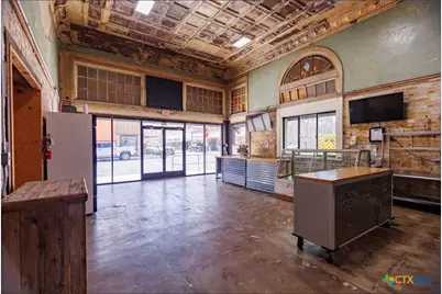 123 W May Street, Yoakum, TX 77995 - Photo 10