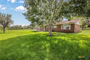 939 N San Patricio St, Goliad, TX 77963 - Photo 20