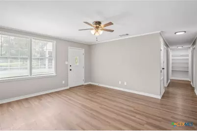 939 N San Patricio Street, Goliad, TX 77963 - Photo 6