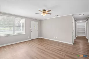 939 N San Patricio St, Goliad, TX 77963 - Photo 6