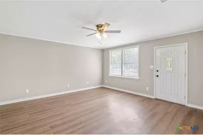 939 N San Patricio Street, Goliad, TX 77963 - Photo 4