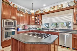 672 Co Rd 447, Waelder, TX 78959 - Photo 8