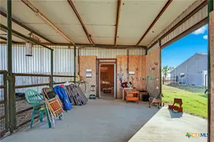 672 Co Rd 447, Waelder, TX 78959 - Photo 40