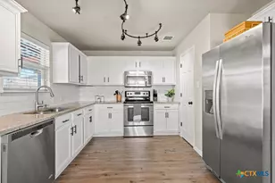 2111 Wiltshire Dr, New Braunfels, TX 78130 - Photo 10