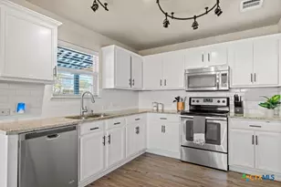 2111 Wiltshire Dr, New Braunfels, TX 78130 - Photo 8