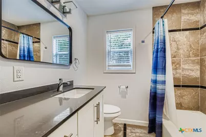 969 N Liberty Avenue, New Braunfels, TX 78130 - Photo 6