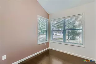 969 N Liberty Ave, New Braunfels, TX 78130 - Photo 8