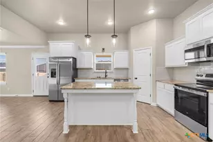 2540 Cowgirl Trl, Belton, TX 76513 - Photo 10