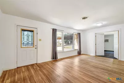 121 Hillcrest Drive, Luling, TX 78648 - Photo 4