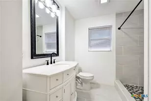 121 Hillcrest Dr, Luling, TX 78648 - Photo 18