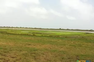 113 Tuscany Wy, Port O'Connor, TX 77982 - Photo 1