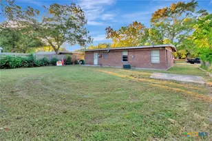 711 Hybiscus Ln, Victoria, TX 77904 - Photo 8