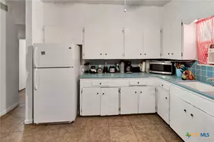 711 Hybiscus Ln, Victoria, TX 77904 - Photo 22