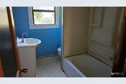 194 S Herbert Street, Bloomington, TX 77951 - Photo 8