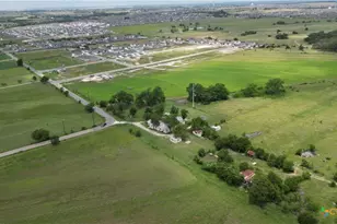 500 County Rd 315, Jarrell, TX 76537 - Photo 12